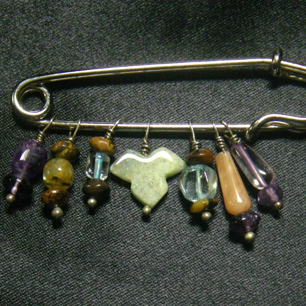 Lovely Amethyst, Aventurine, Tiger Eye, Blue Topaz Silver Brooch Kilt Pin